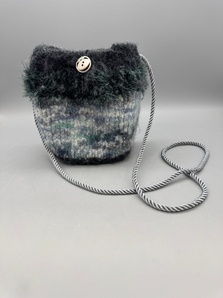 Melissa Gordon- Large Phone Bag 2