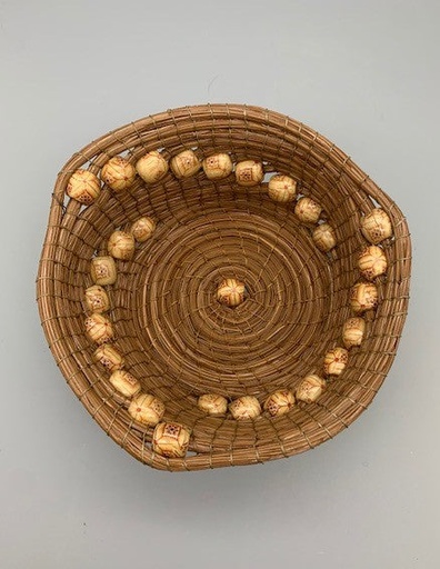 [NB3-20#9] Nina Buzby- round basket with tan bead spirals