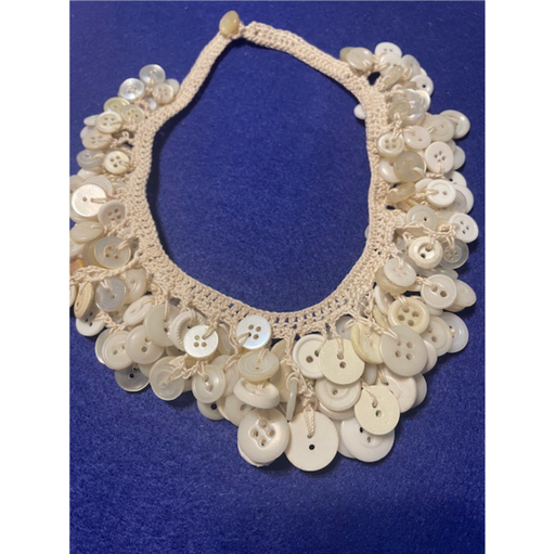 [VV-PW03] Pat Whitlow - Crochet Button Necklace