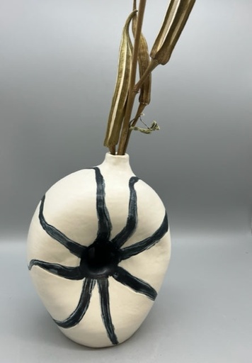 [SUE092] Sue Henshaw- Navy Blue Vase