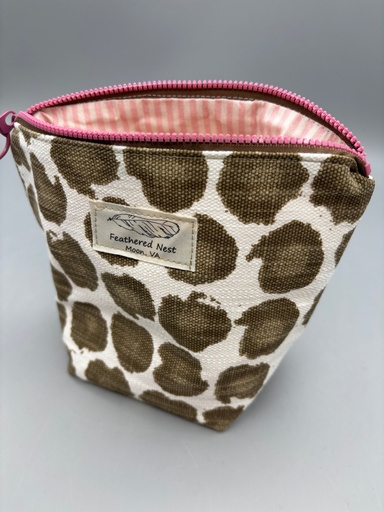 [FANFIB-CC05] Christine Corbin- Leopard Print Zip Pouch