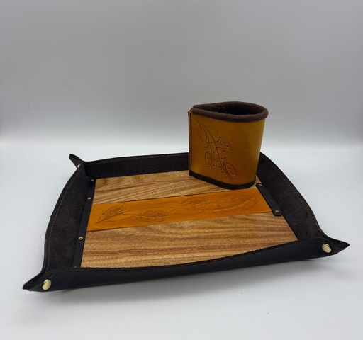 [WD018] Warren Dorer-Large Clutter Catcher