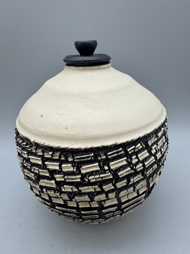 [18-WJ] Wendy Jensen -Crackle Jar White & Black