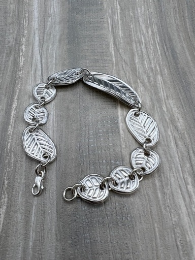 [CQ04] Cynthia Quesenberry- Linked Bracelet 1