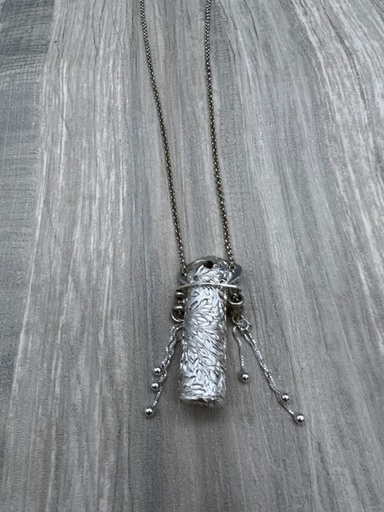 [CQ071] Cynthia Quesenberry- Vessel for Essential Oil